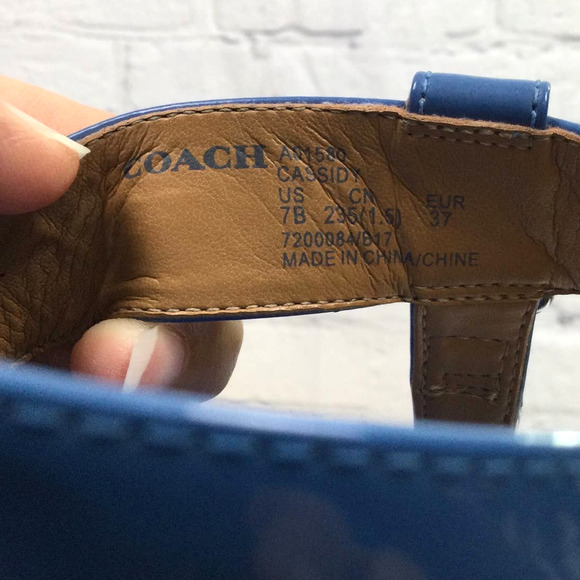 Coach Cassidy Women's Patent Leather T-Strap Buckle Open Toe Blue Sandal 7B - Picture 12 of 12